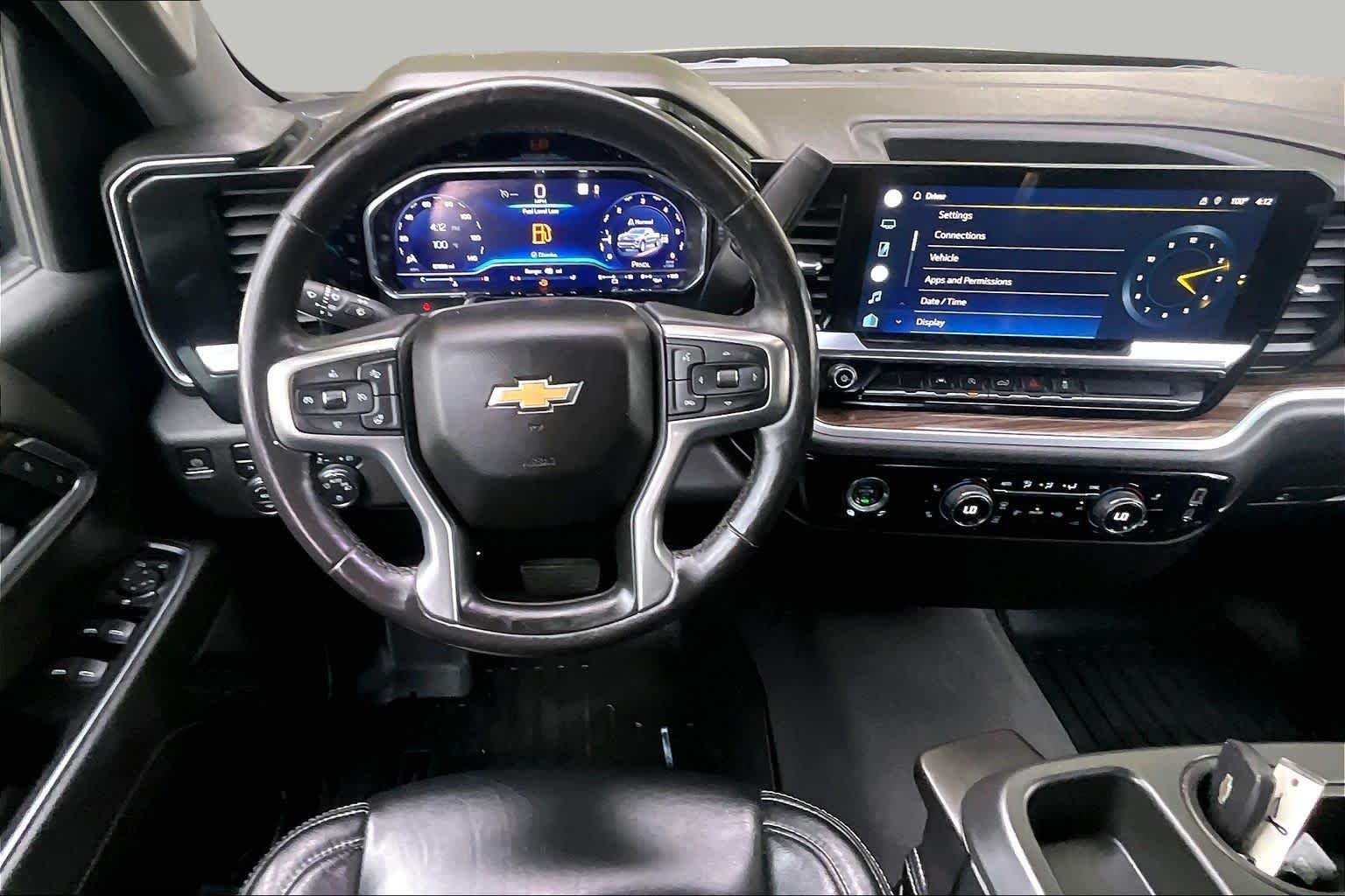 Used 2022 Black Chevrolet LT image 6