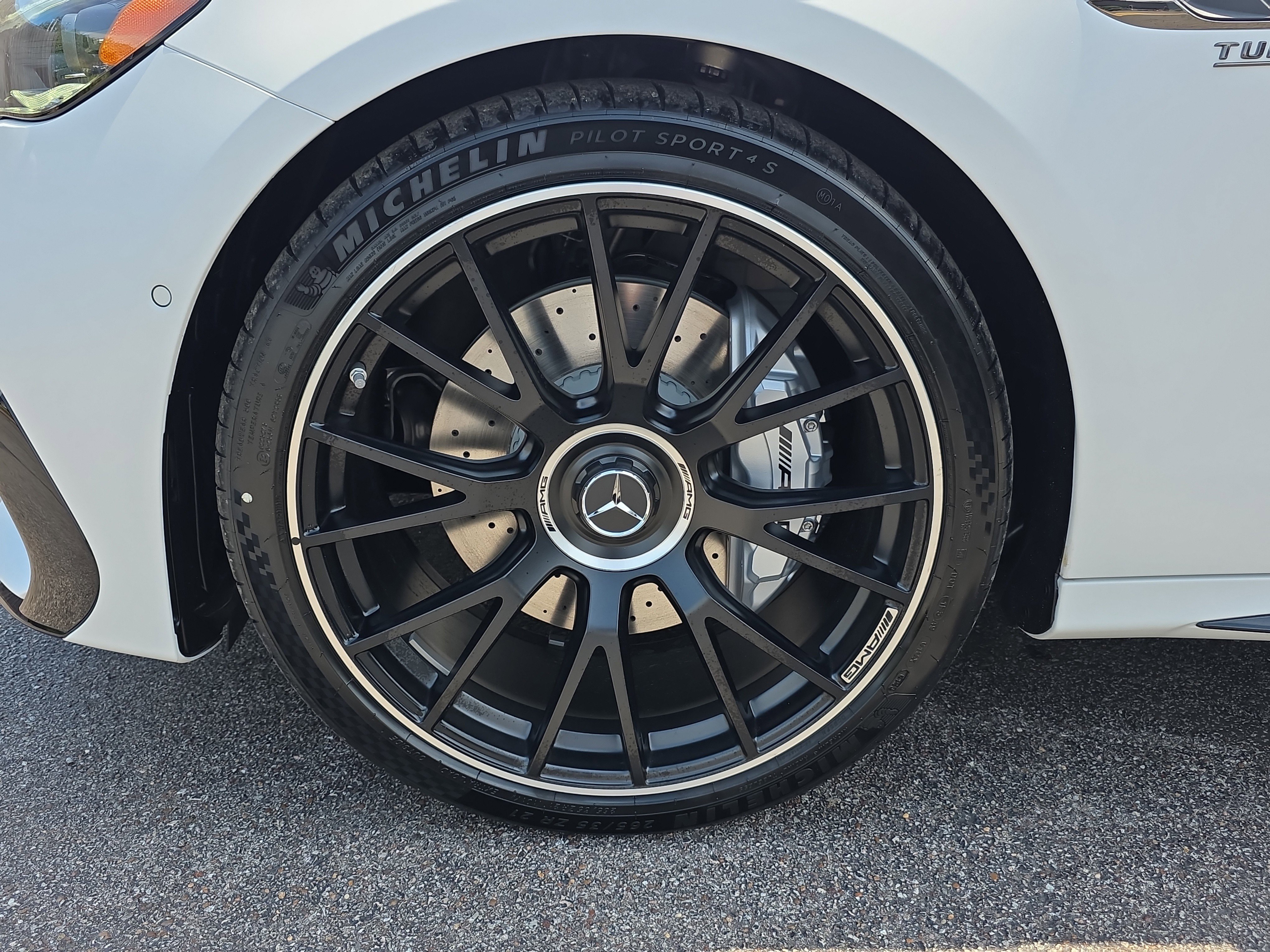 New 2026 MANUFAKTUR Moonlight White Magno Mercedes-Benz E 53 AMG® image 37