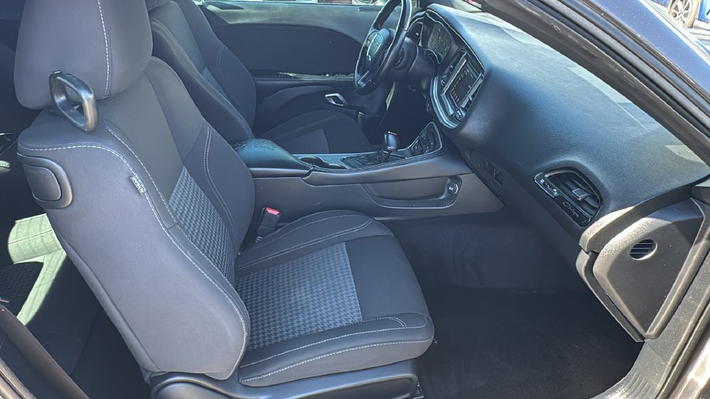 Used 2021 Gray Dodge SXT image 13