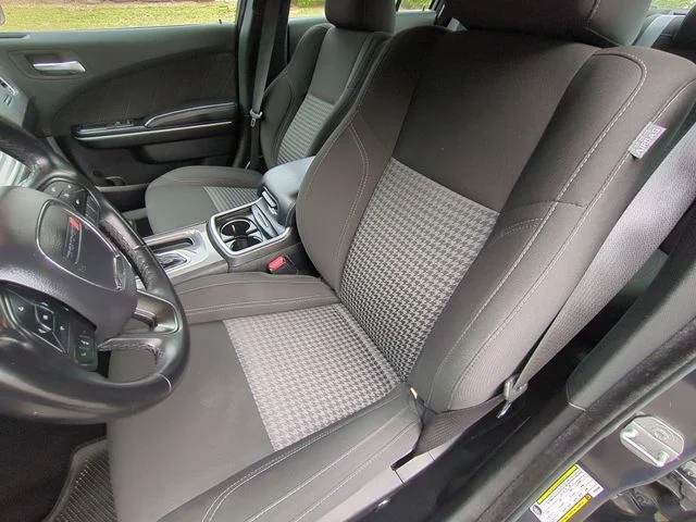 Used 2023 Gray Dodge SXT image 27