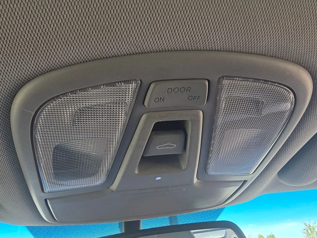 Used 2013 Silver Kia EX image 32