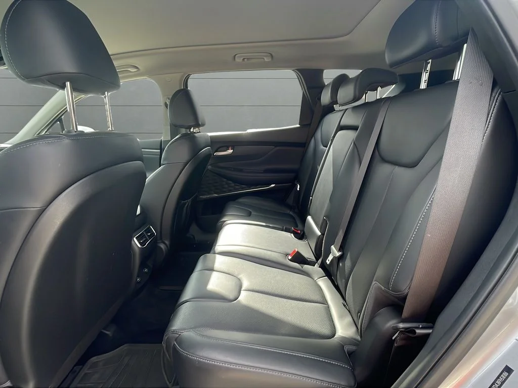 Used 2023 Silver Hyundai SEL image 17