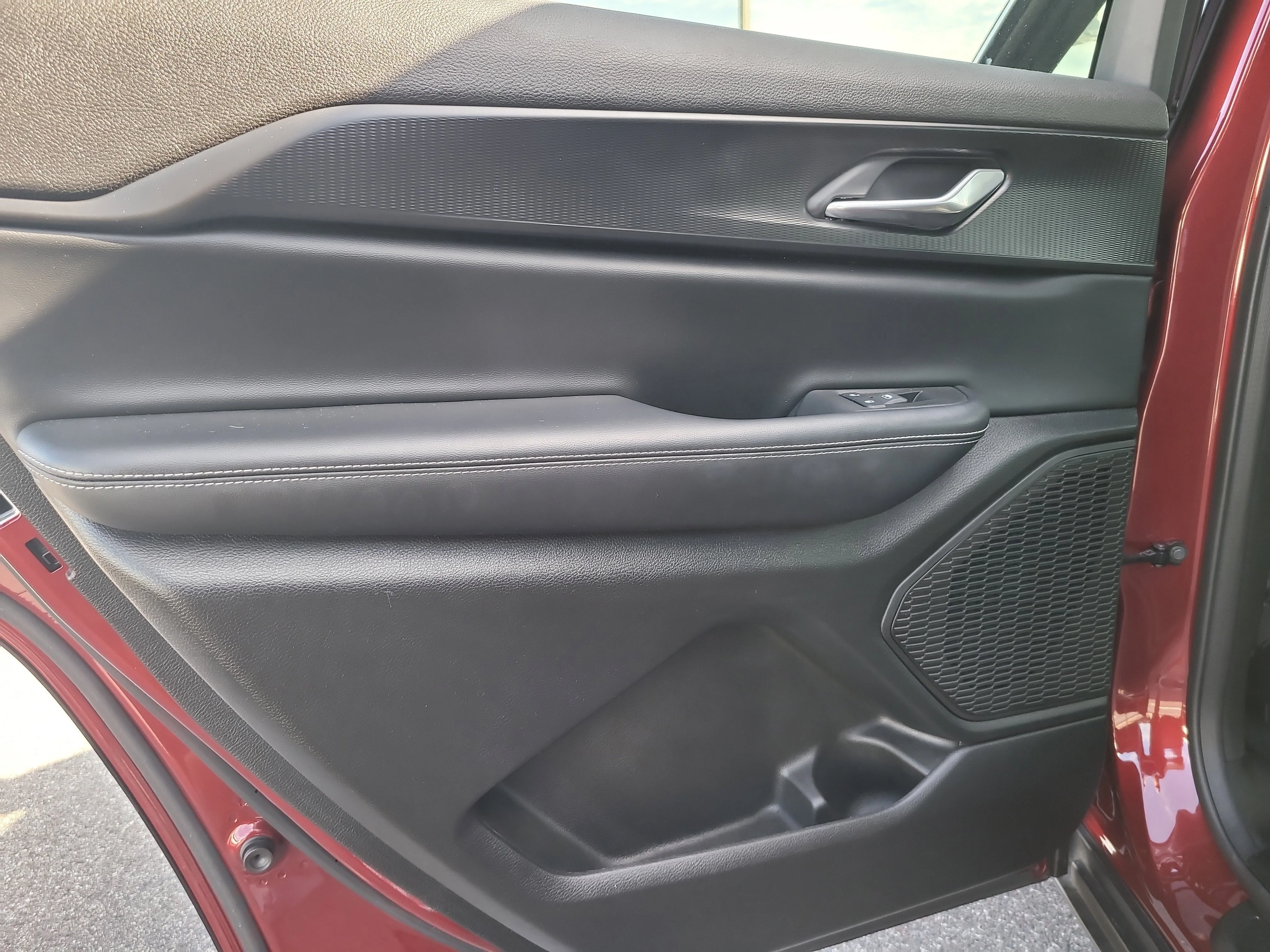 Used 2024 Velvet Red Pearlcoat Jeep Laredo image 10