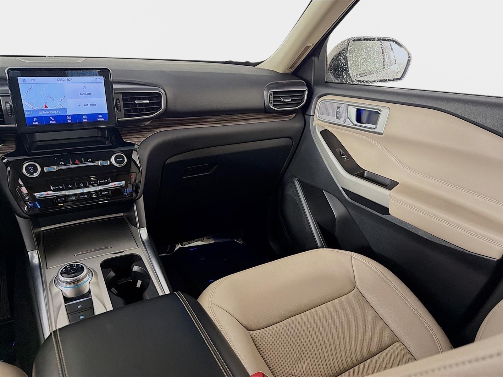 Used 2022 White Metallic Ford Limited image 25