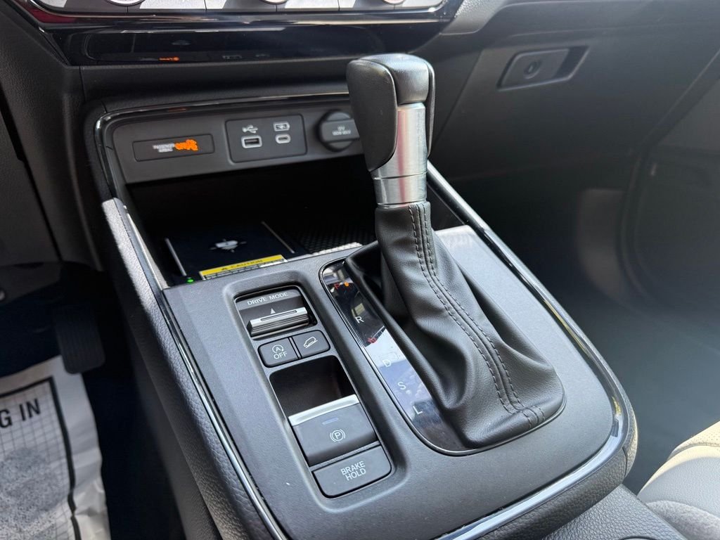 Used 2024 Gray Honda EX-L image 31