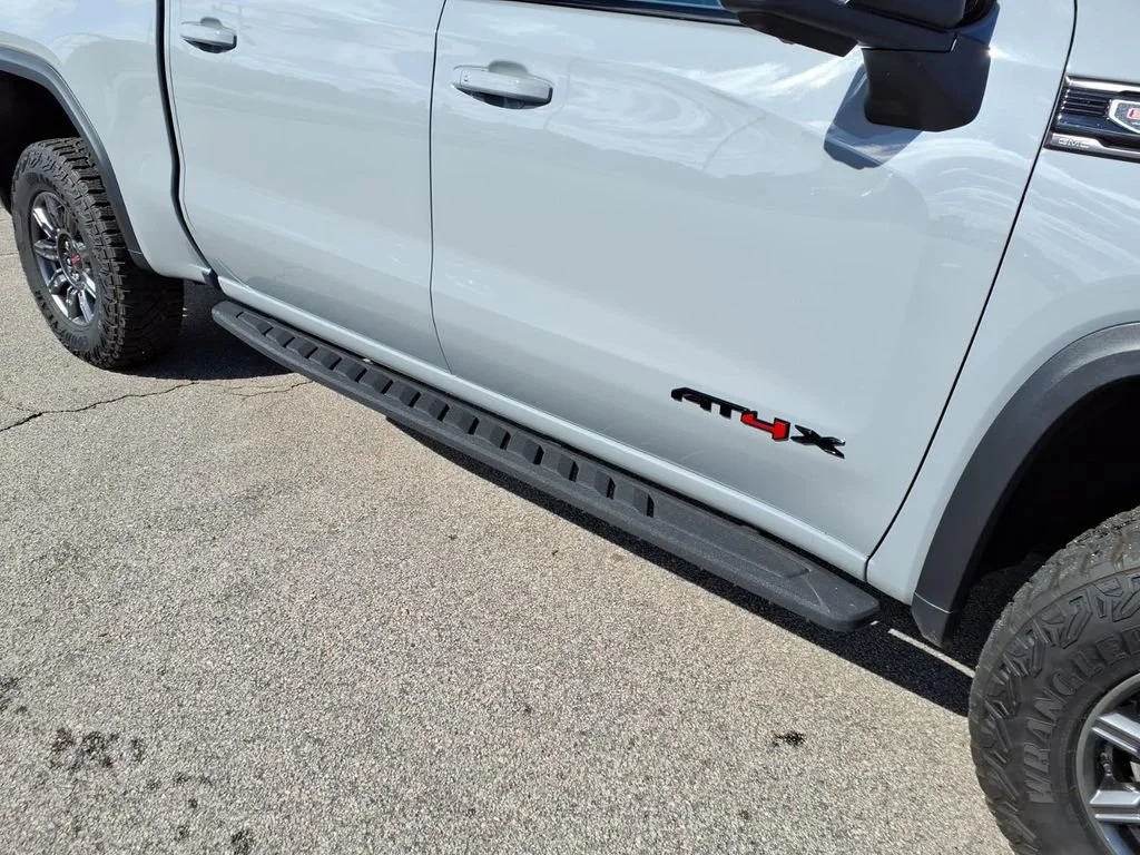 2025 GMC Sierra 1500 AT4X - Photo 7