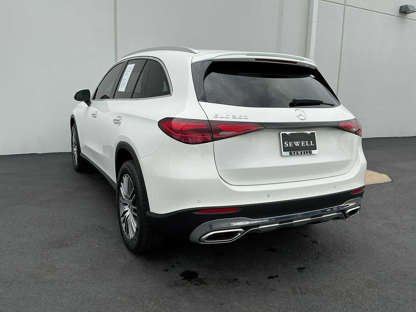 Certified Used 2026 Polar White Mercedes-Benz GLC 300 image 6