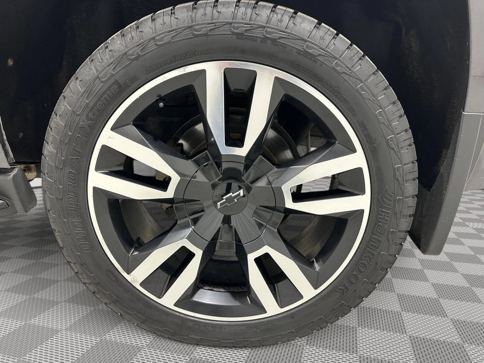 Used 2018 TUNGSTEN METALLIC Chevrolet Premier image 32