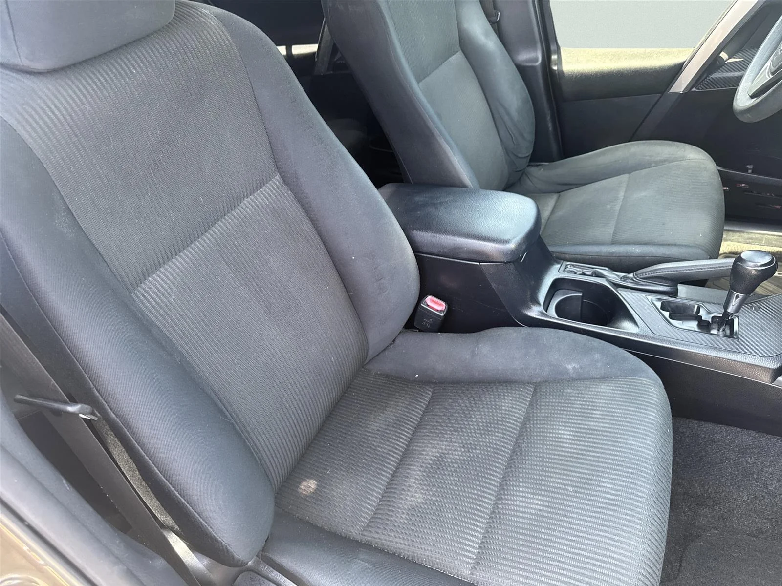 Used 2014 Pyrite Mica Toyota LE image 33