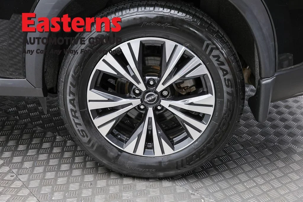 Used 2023 Black Nissan SV image 8