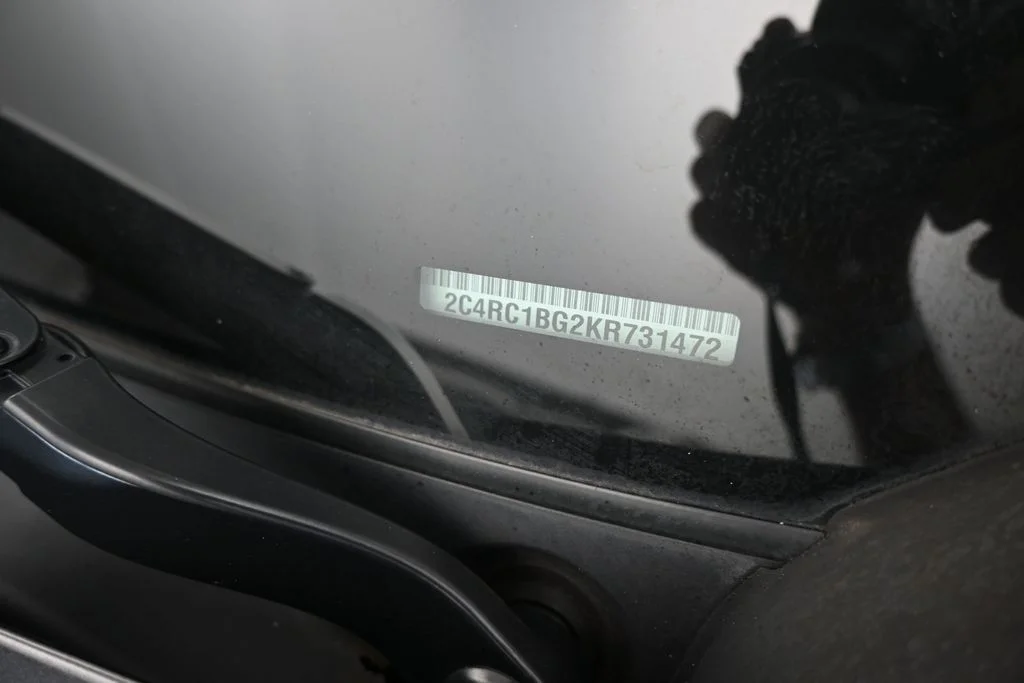 Used 2019 Granite Crystal Metallic Clearcoat Chrysler Touring L image 20