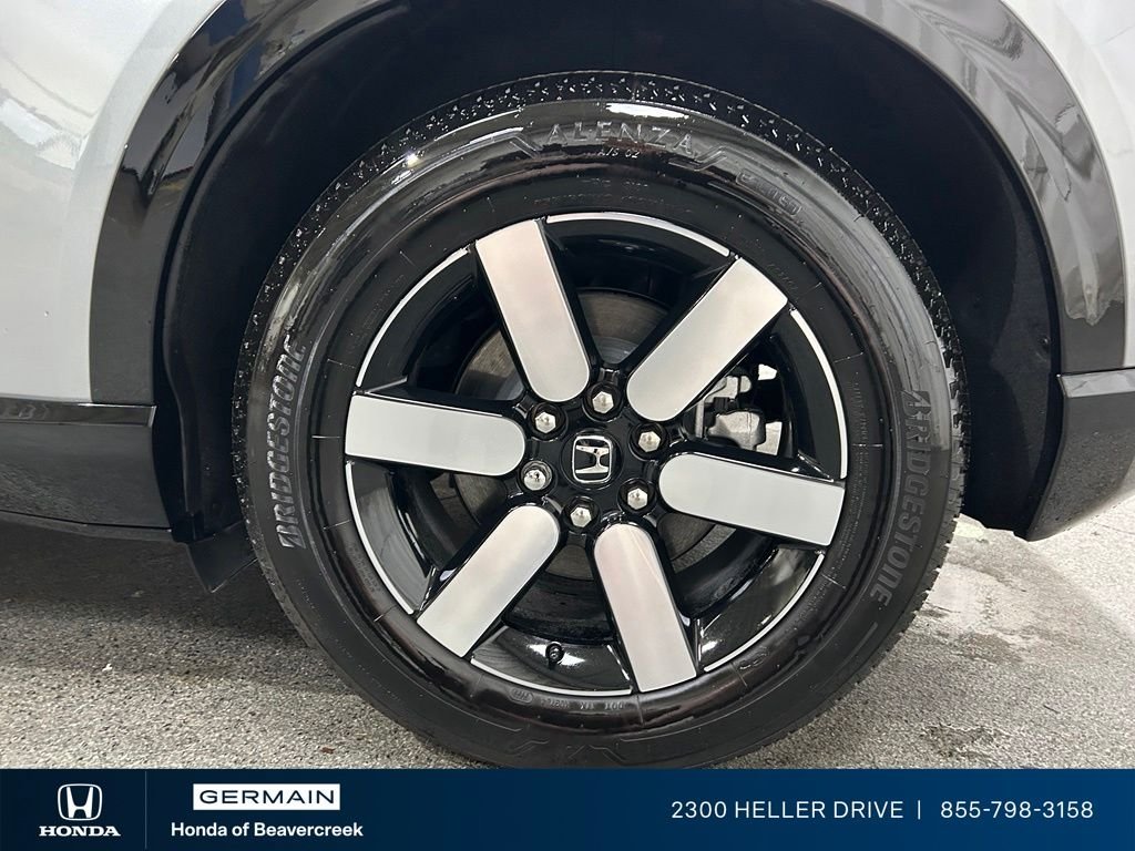 Used 2025 Mercury Silver Metallic Honda Touring image 14