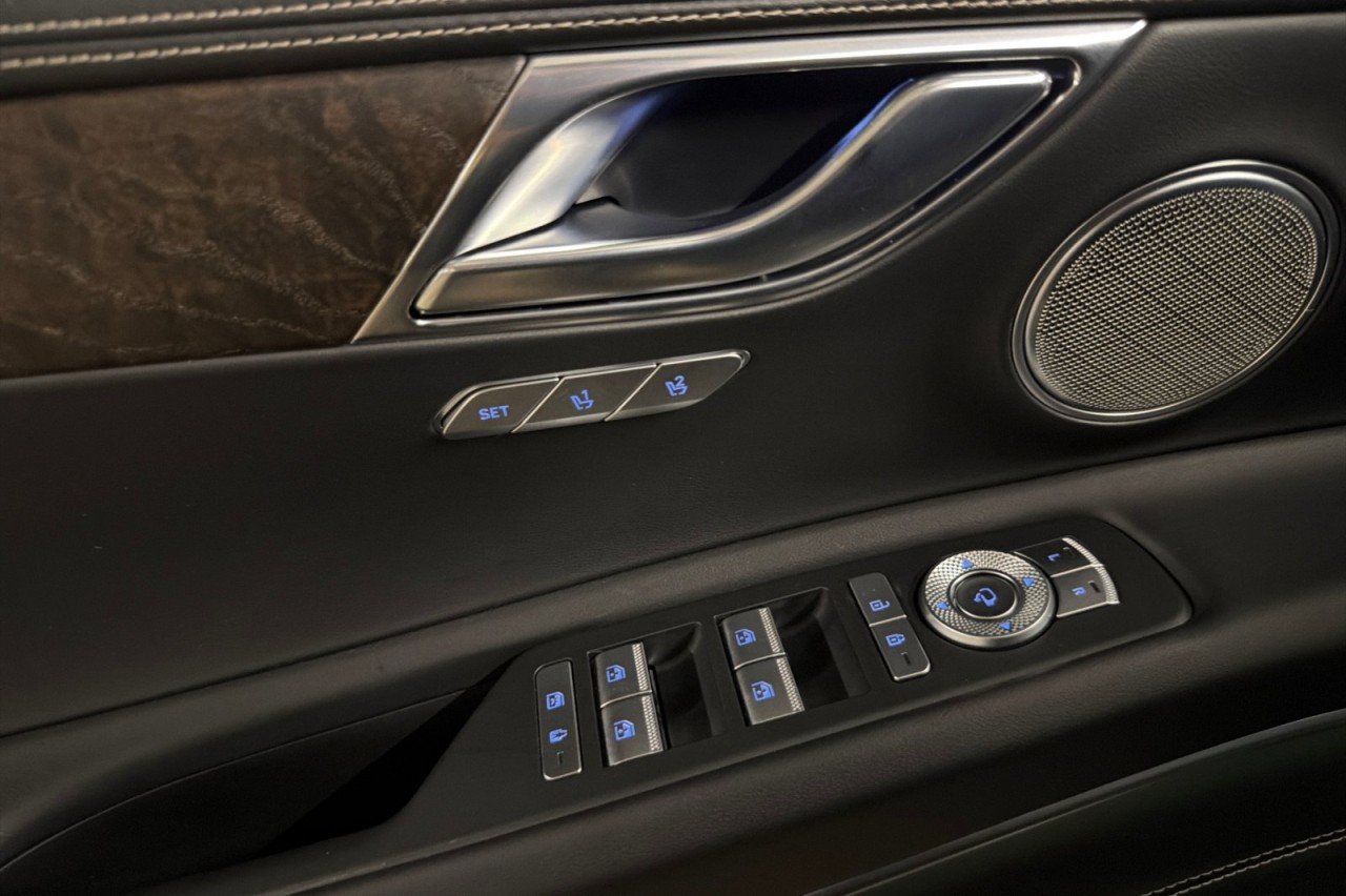 Used 2022 SILVER Genesis  image 10