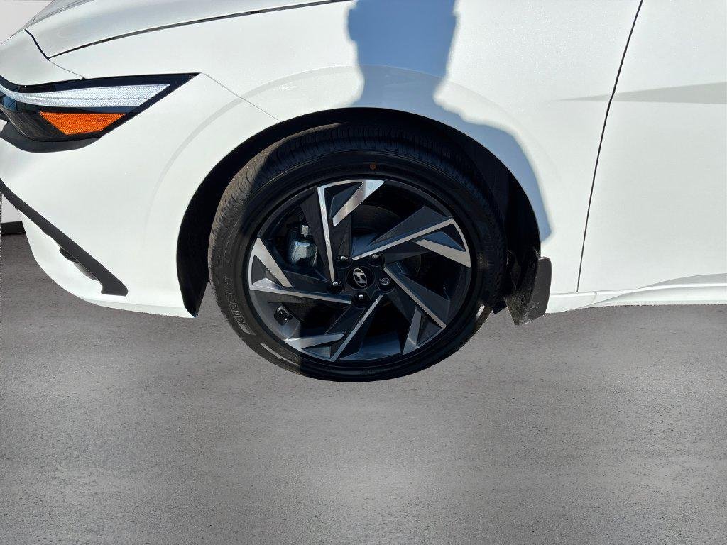 2025 Hyundai Elantra Blue - Photo 12