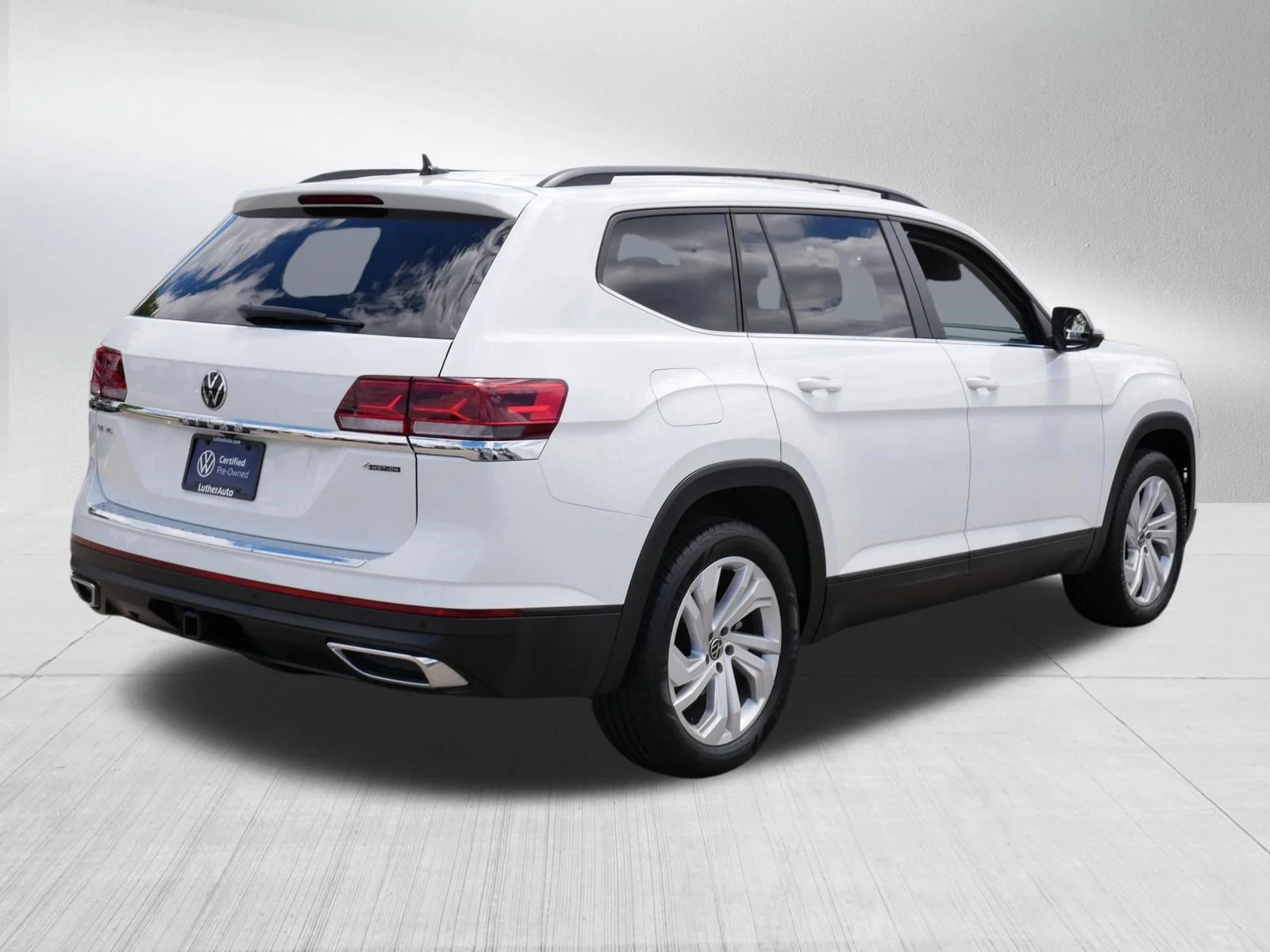 Used 2023 Pure White Volkswagen 3.6L V6 SE w/Technology image 7