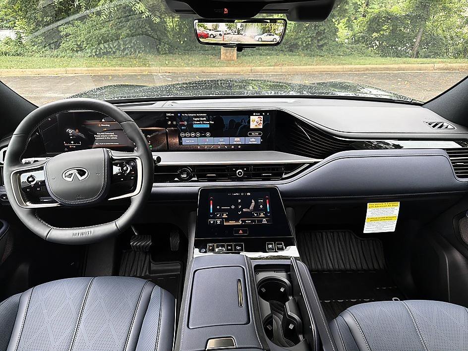 New 2027 Mineral Black INFINITI SPORT image 19