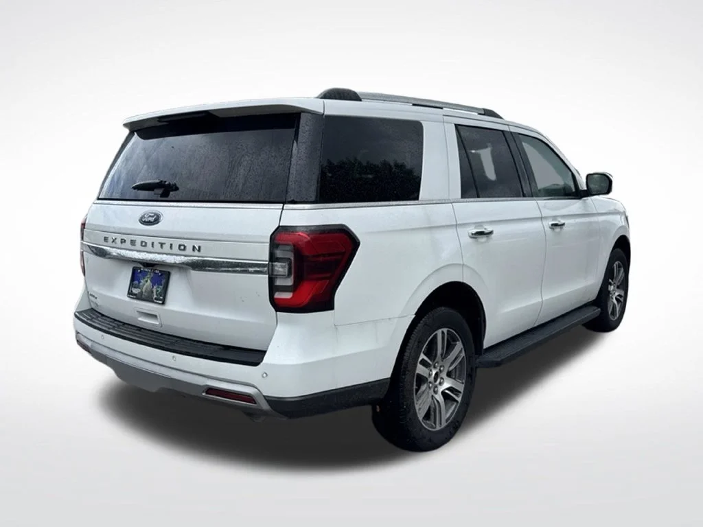 Certified Used 2024 Oxford White Ford Limited image 5