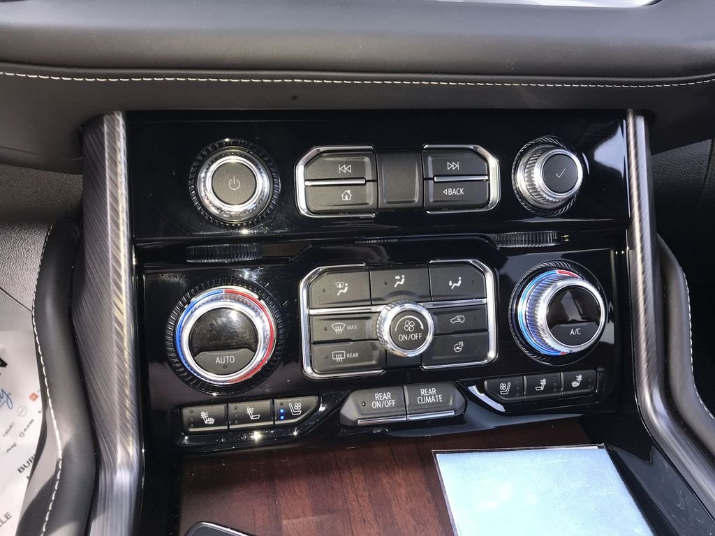 Used 2024 White GMC Denali Ultimate image 19