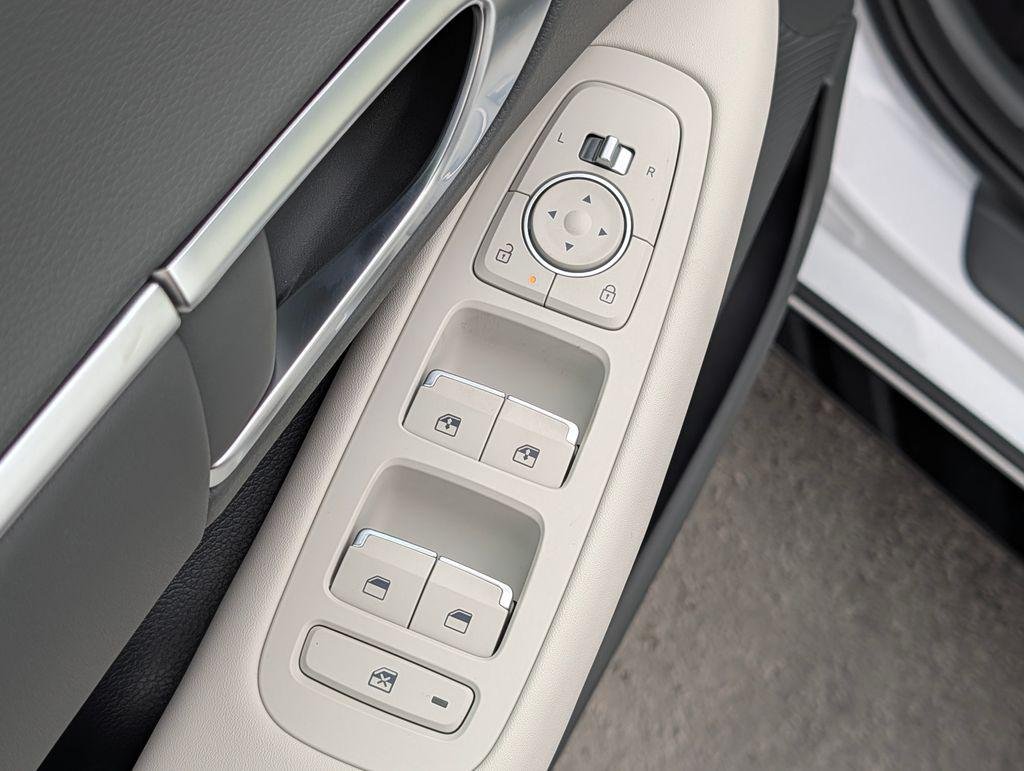 New 2026 White Hyundai SEL Sport image 17