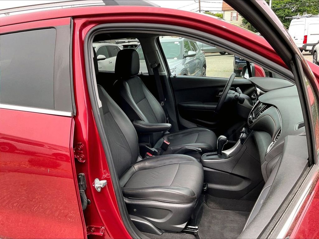 Used 2018 Red Chevrolet LT image 11