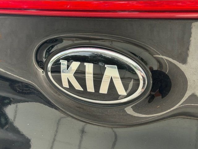Used 2022 Red Kia LX image 44
