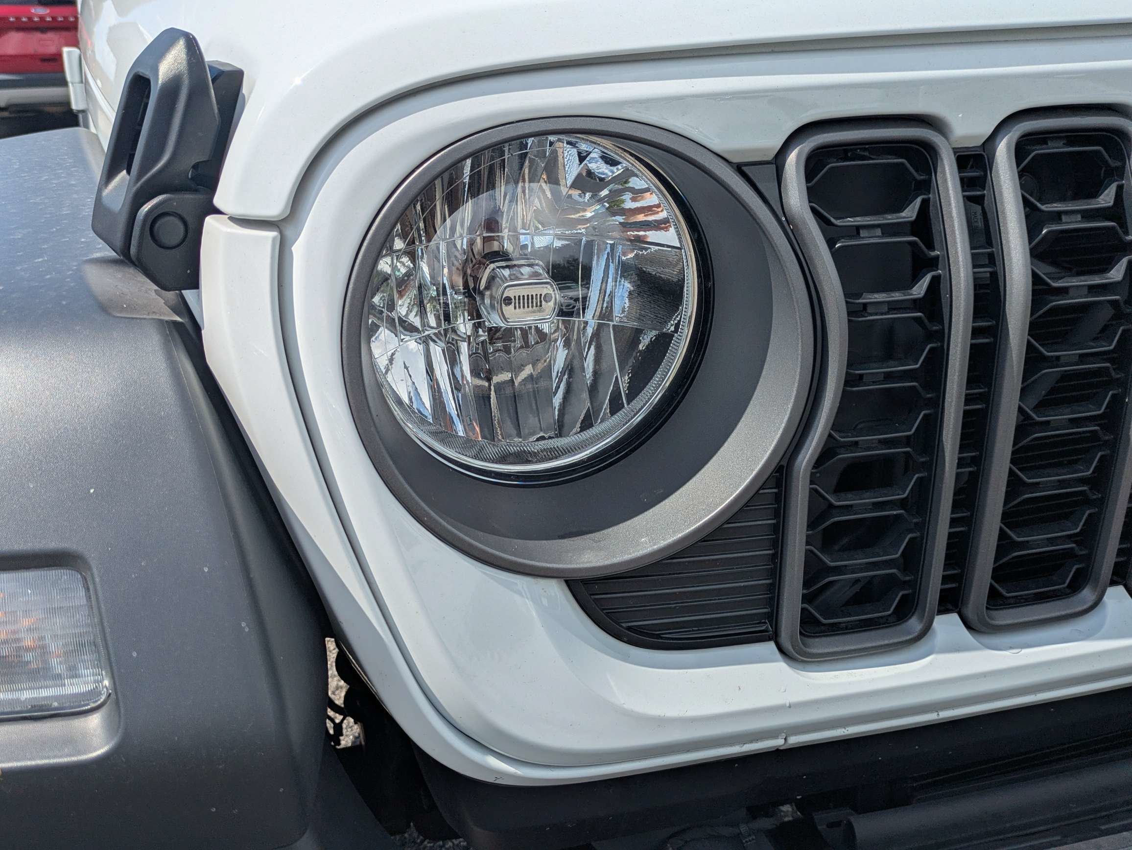 Used 2025 Bright White Clearcoat Jeep Sport image 10