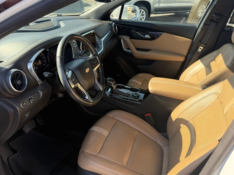 Used 2019 SUMMIT WHITE Chevrolet Premier image 15