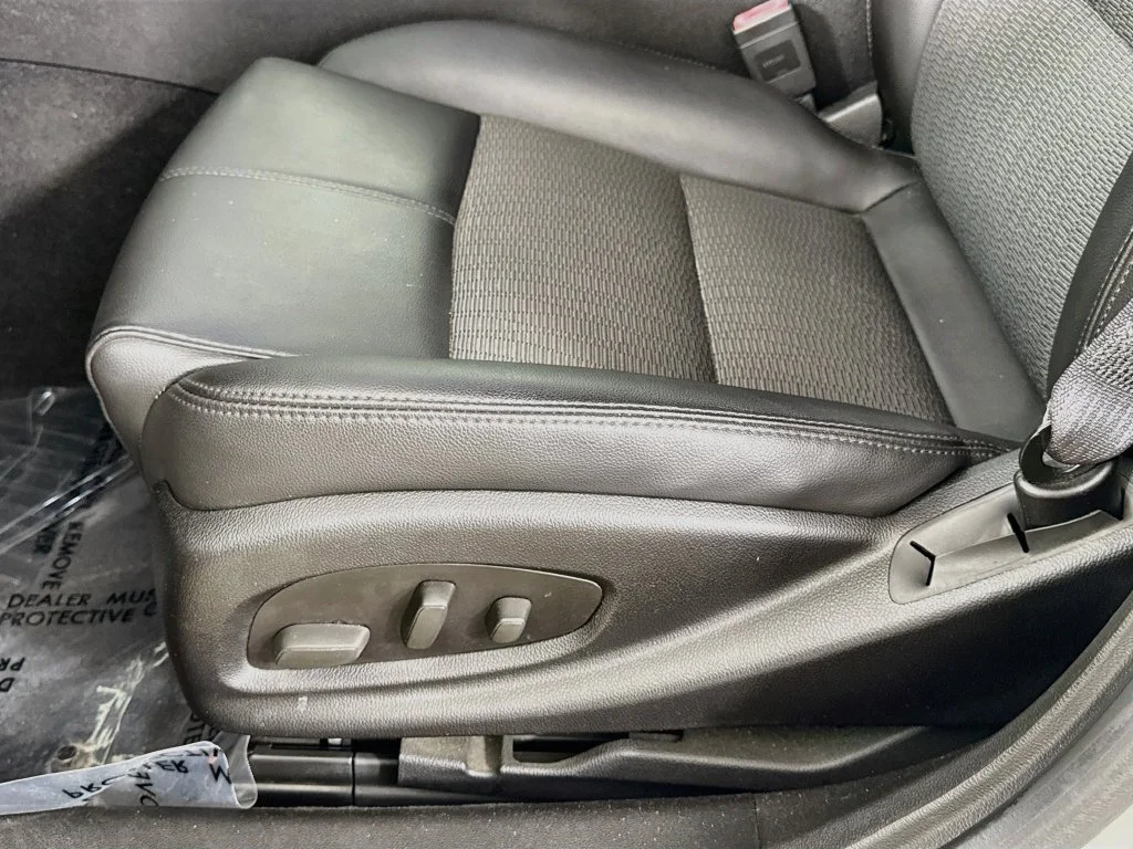 Used 2014 Gold Chevrolet LT image 19