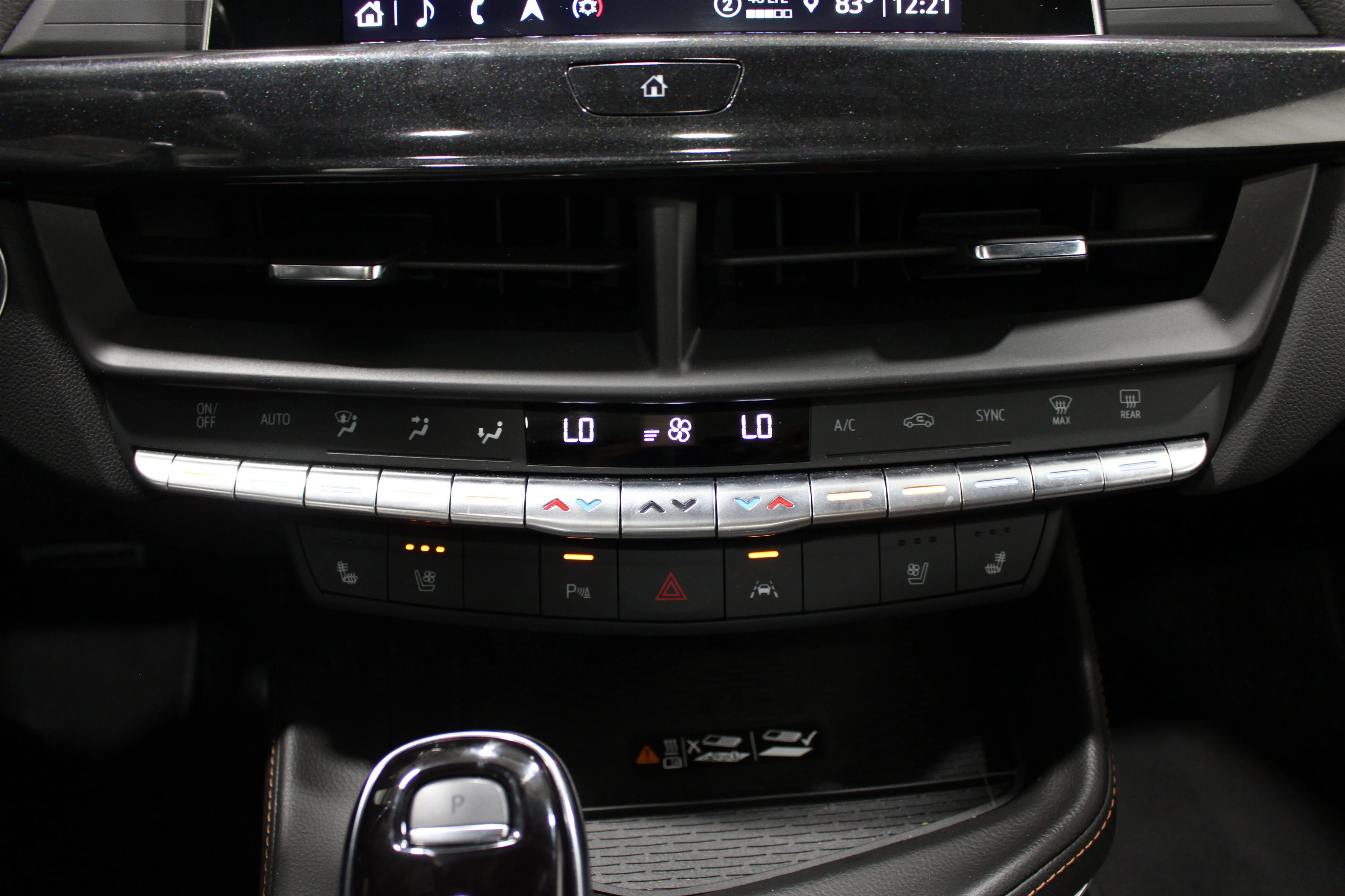2025 Cadillac CT4 V-Series - Photo 18