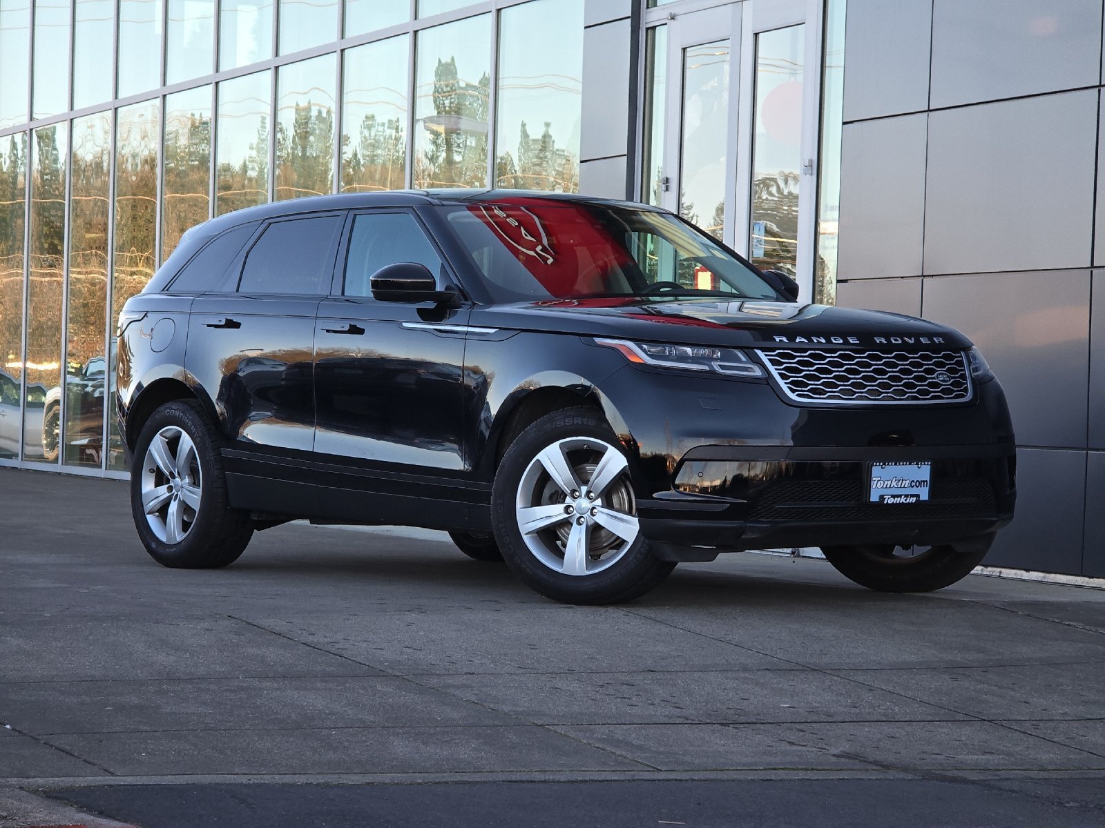 Used 2020 Black Land Rover S image 2