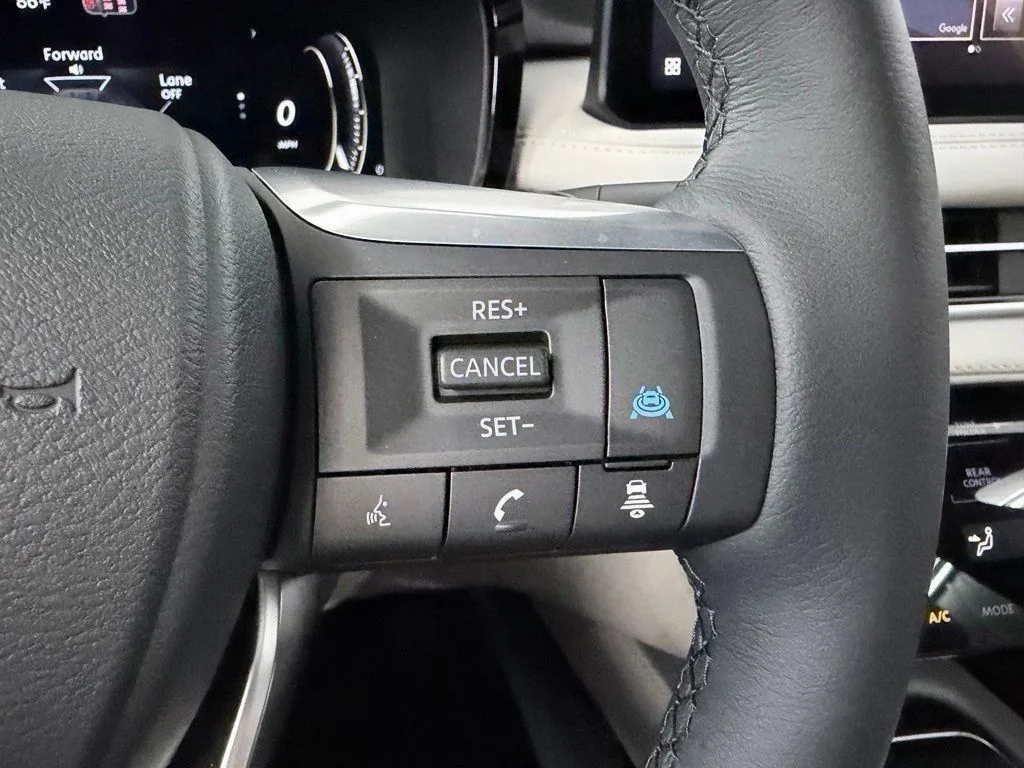 New 2027 RADIANT WHITE INFINITI Luxe AWD image 22