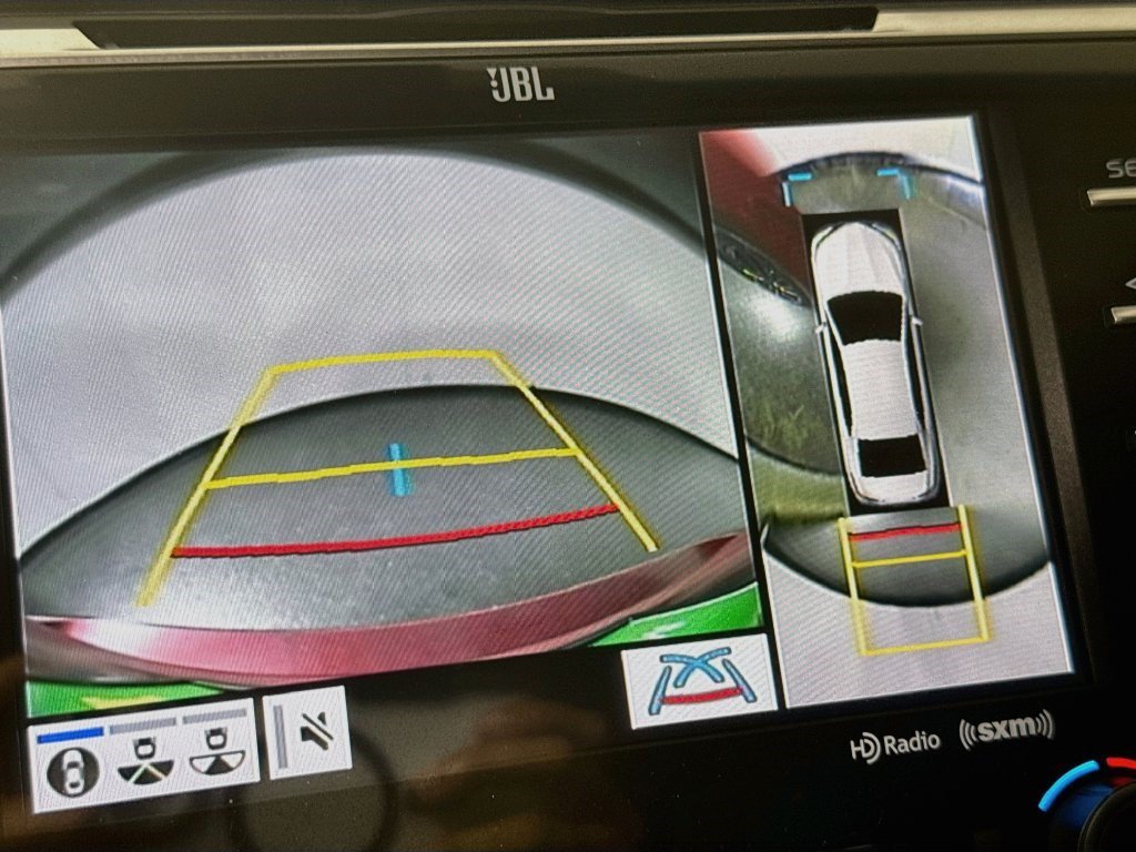 Used 2018 Wind Chill Pearl Toyota XSE V6 image 15