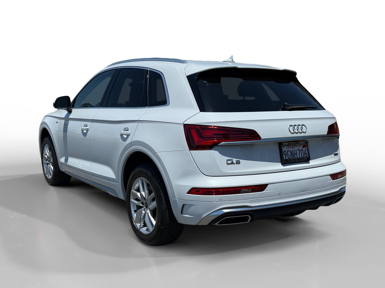 Used 2023 Glacier White Audi 45 S line Premium image 3