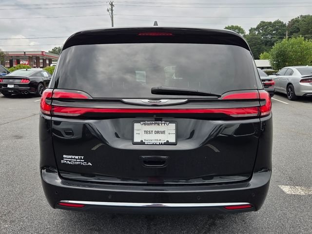 Used 2023 Black Chrysler Touring L image 7