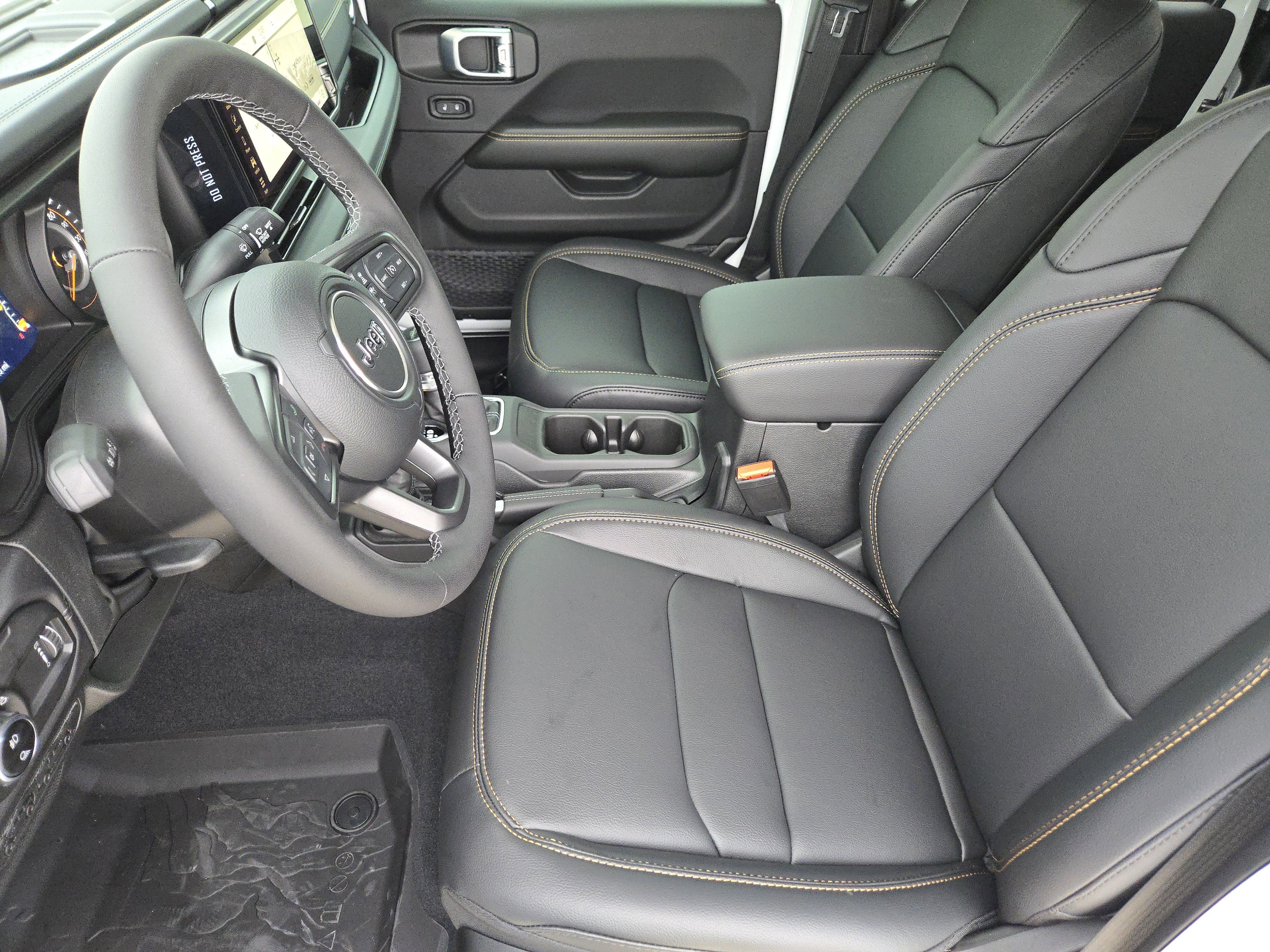 New 2026 Bright White Clear-Coat Exterior Paint Jeep Texas Trail image 11