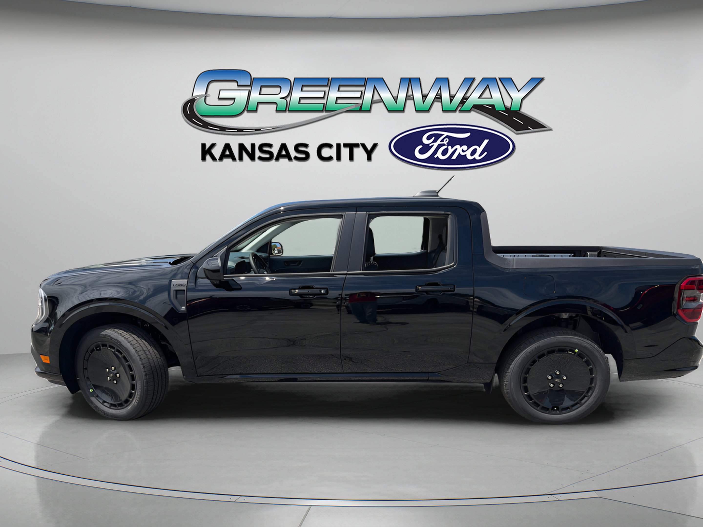 New 2026 Oxford White Ford XLT image 5