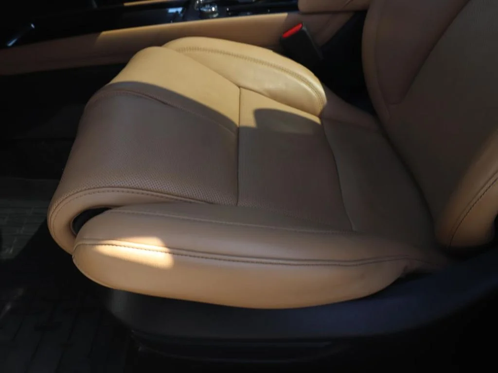 Used 2022 White Lincoln Reserve image 19