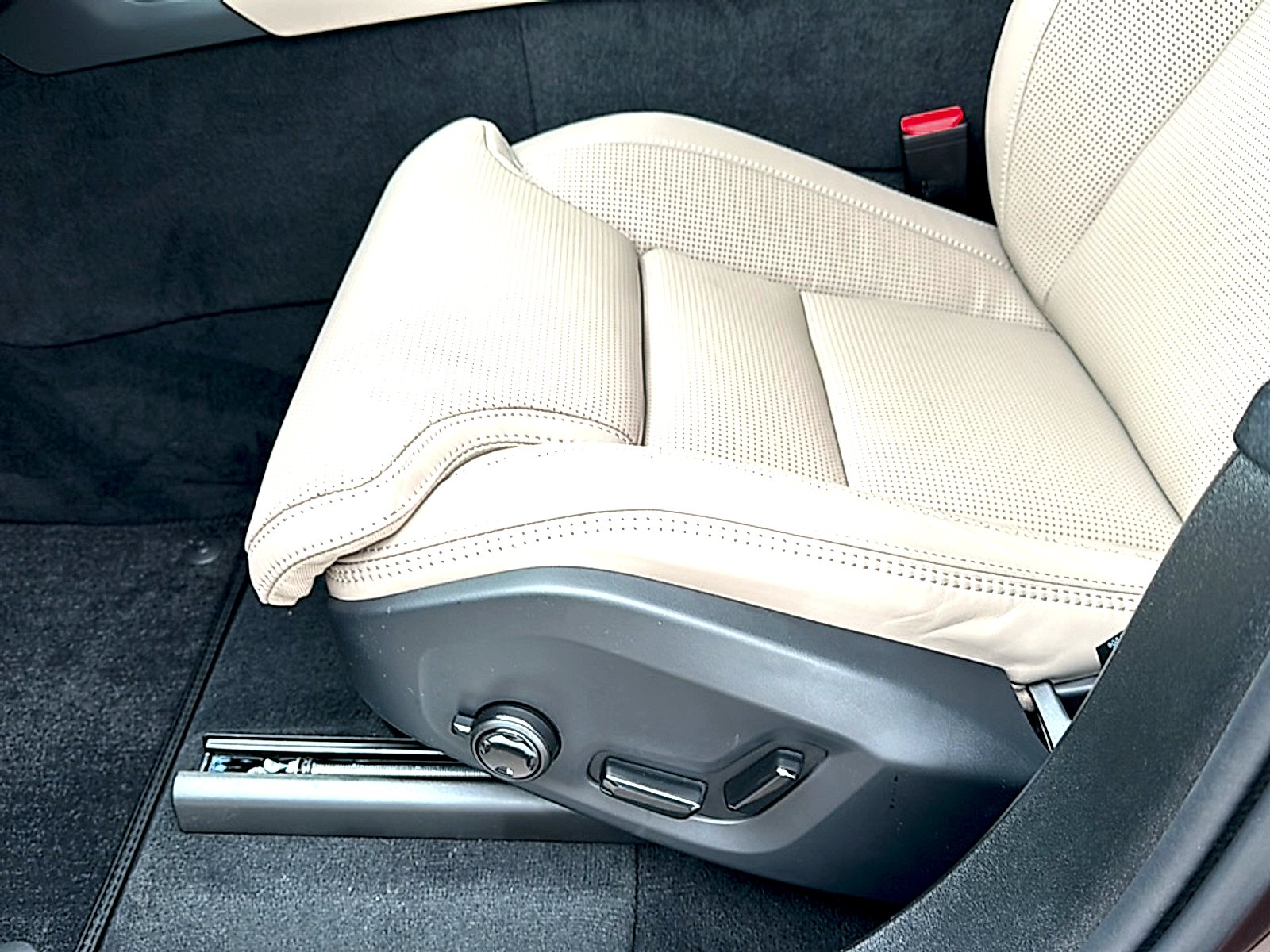 2025 Volvo XC90 Ultra - Photo 13