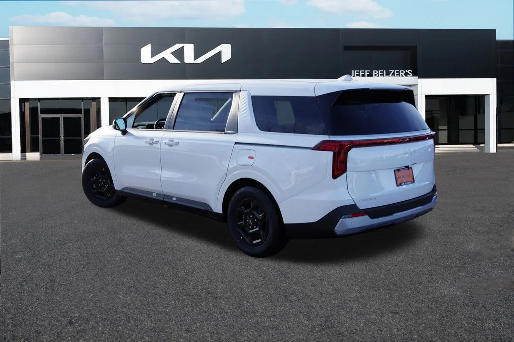 New 2026 Snow White Pearl Kia LXS image 5
