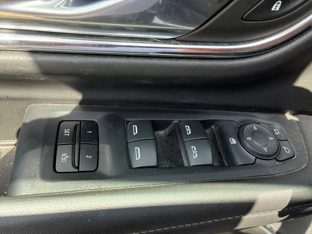 Used 2023 Summit White Chevrolet LT image 10