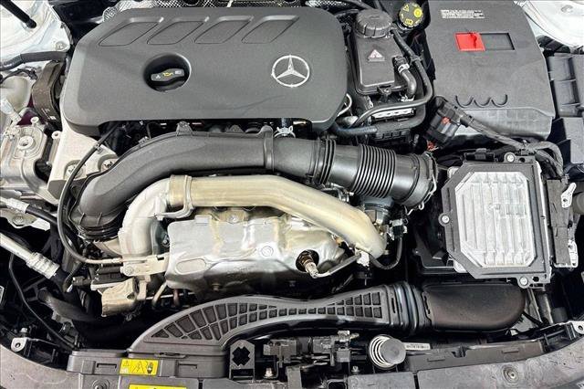New 2026 Polar White Mercedes-Benz GLB 250 image 58