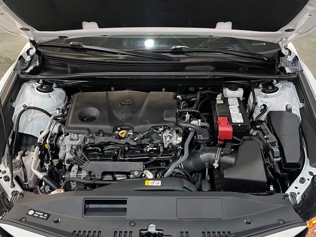 Used 2023 Ice Toyota LE image 6