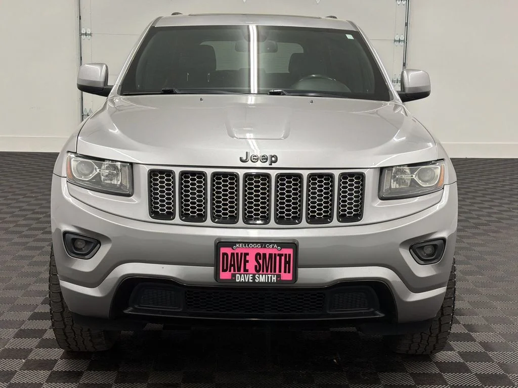 Used 2014 Billet Silver Metallic Clearcoat Jeep Altitude image 6