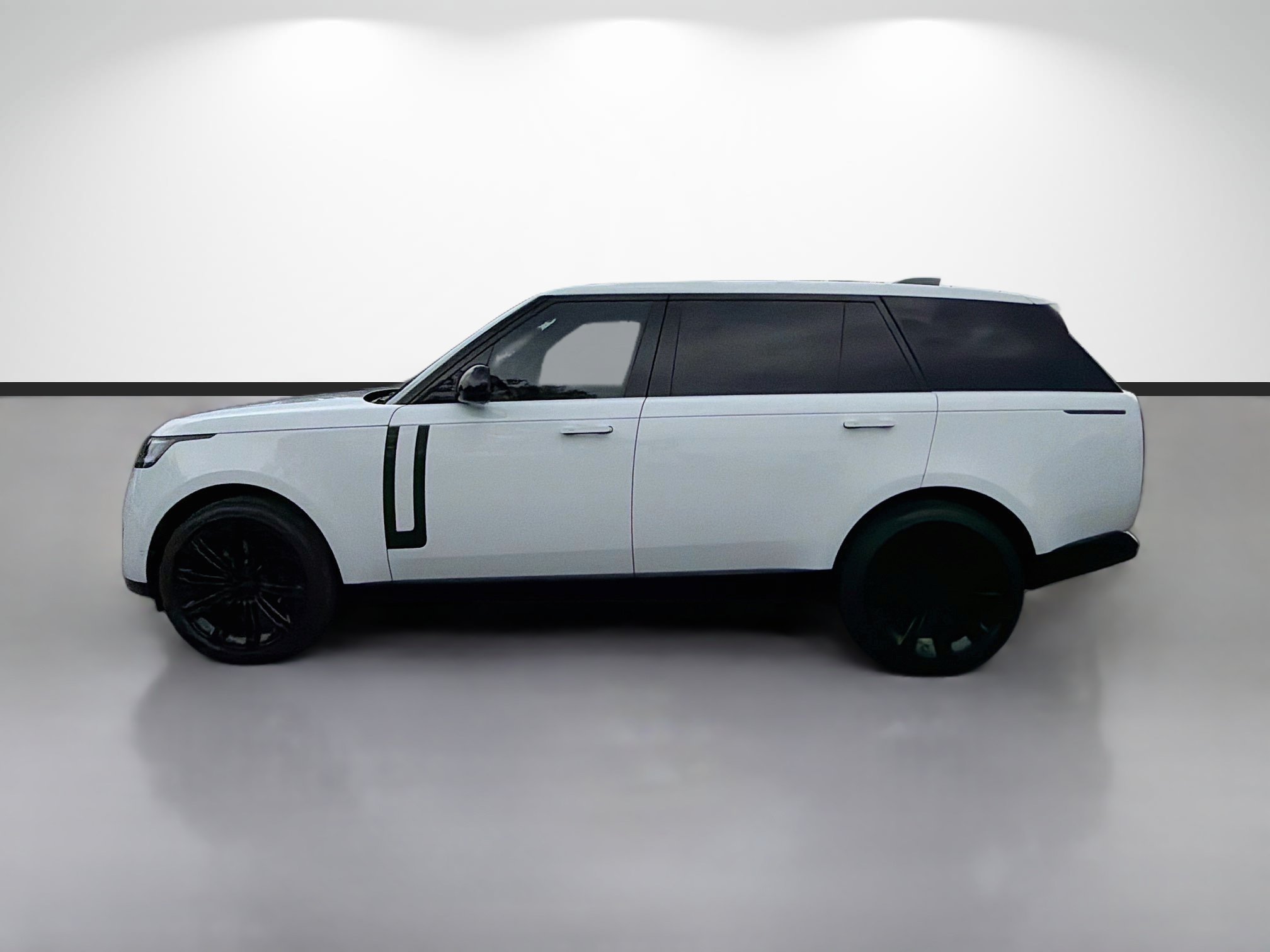 New 2026 Fuji White Land Rover SE image 2