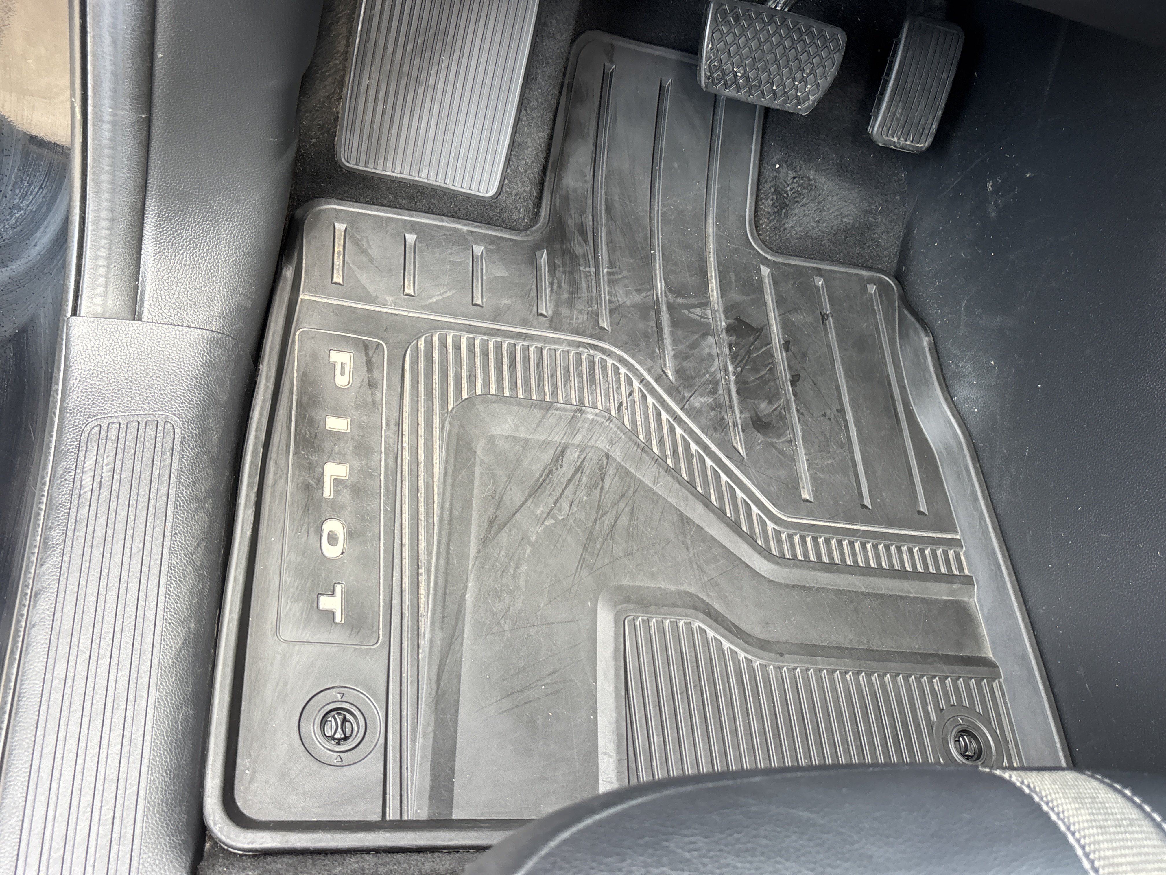 Used 2024 Crystal Black Pearl Honda Touring image 26