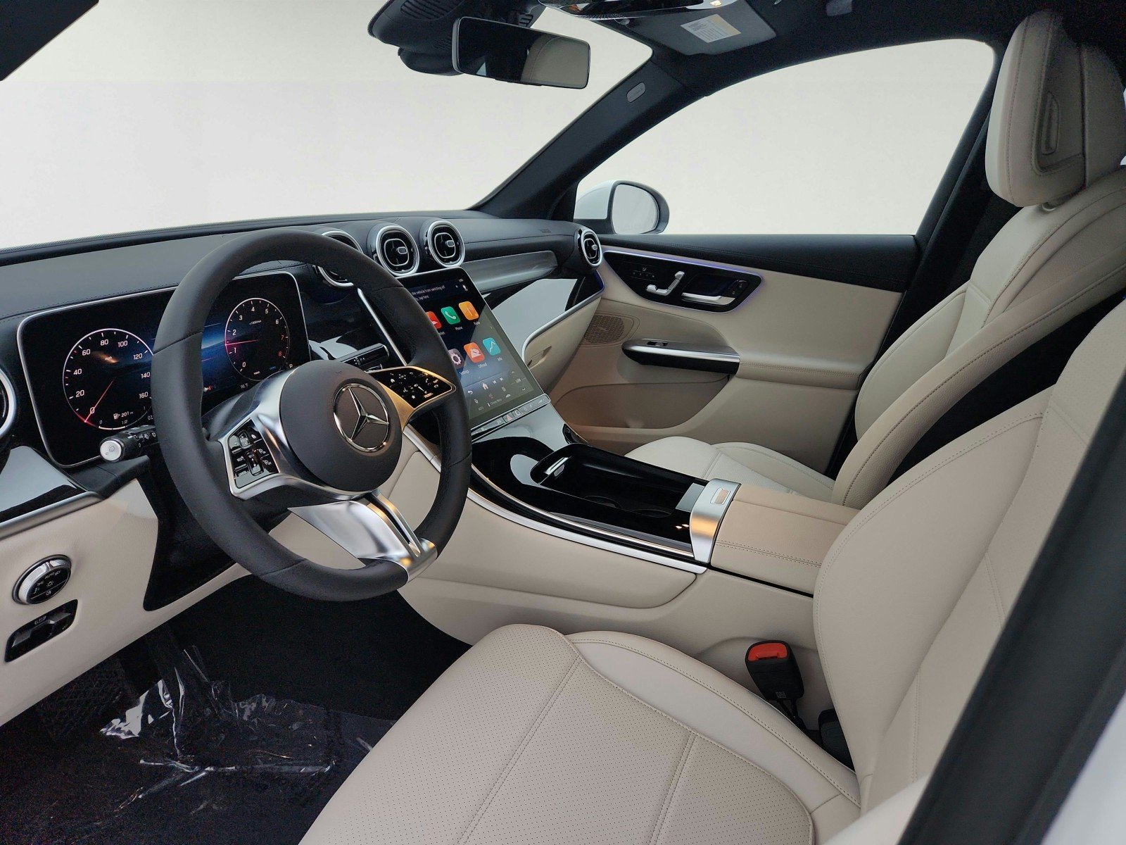 Certified Used 2025 Polar White Mercedes-Benz GLC 300 image 16