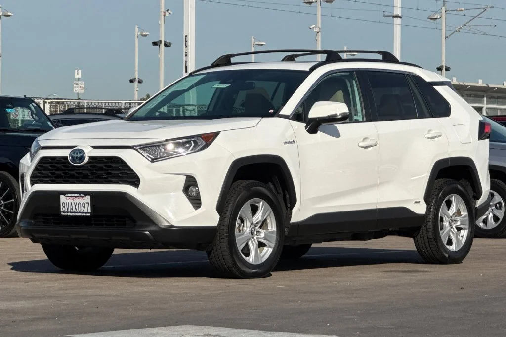 Used 2021 Super White Toyota XLE image 8