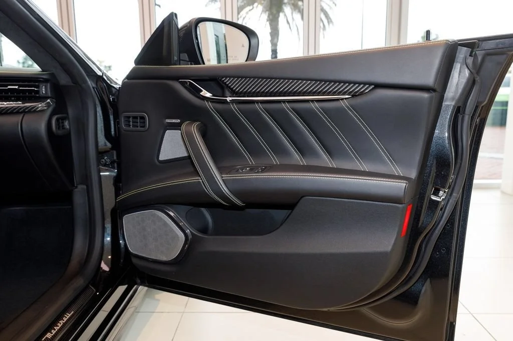Used 2022 Nero Tempesta Maserati Trofeo image 12