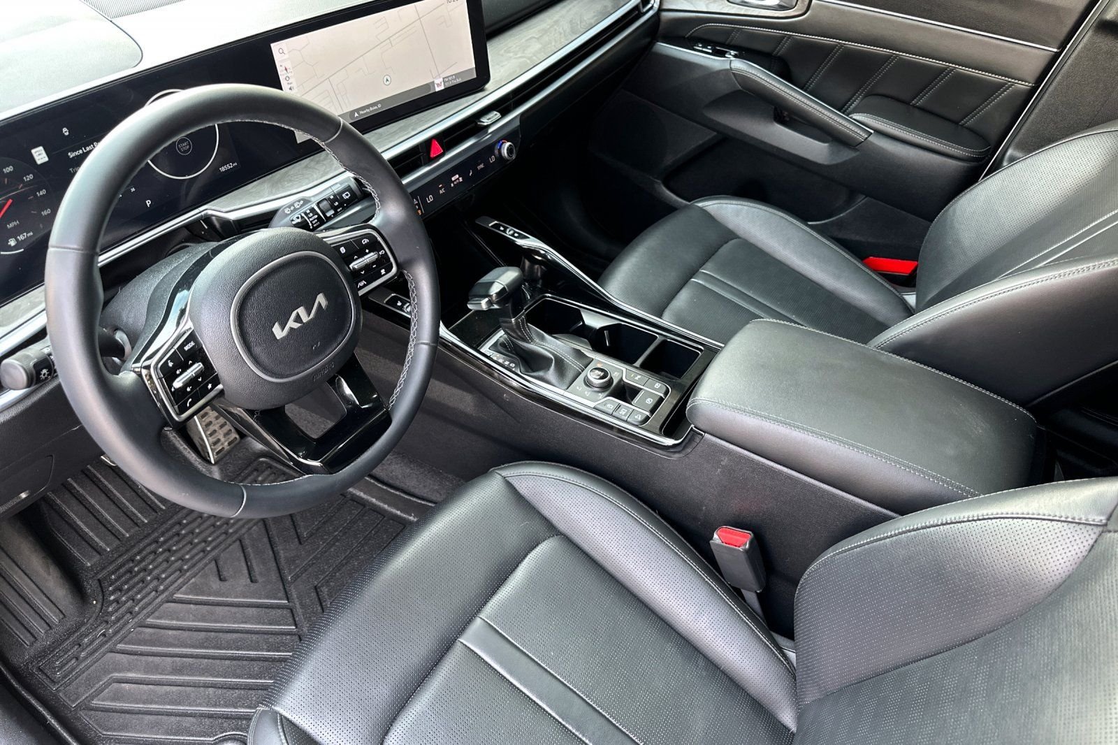 Used 2024 White Kia X-Line SX image 9