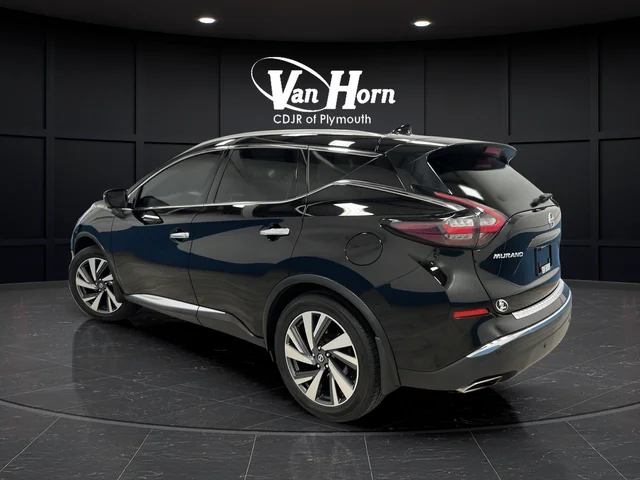 Used 2020 Super Black Metallic Nissan Platinum image 5